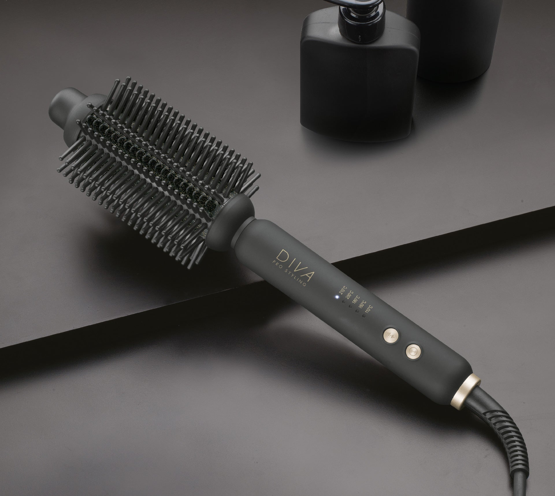 diva-pro-styling-precious-metals-gold-dust-hot-brush-volumen-locken-und-stylingb image 1