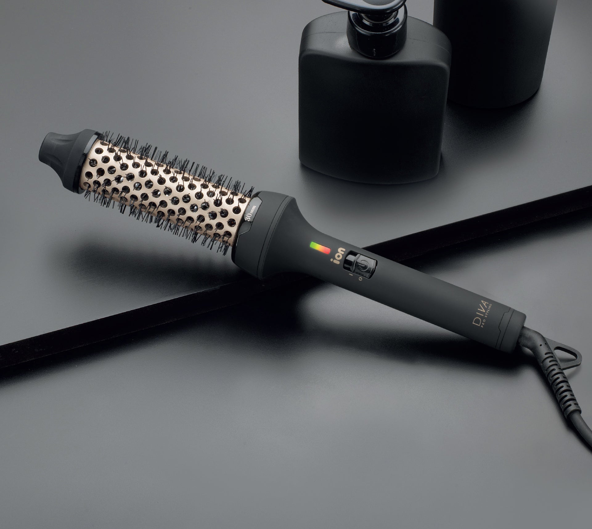 diva-pro-styling-ceramic-hot-brush-warmluftb-rste image 8