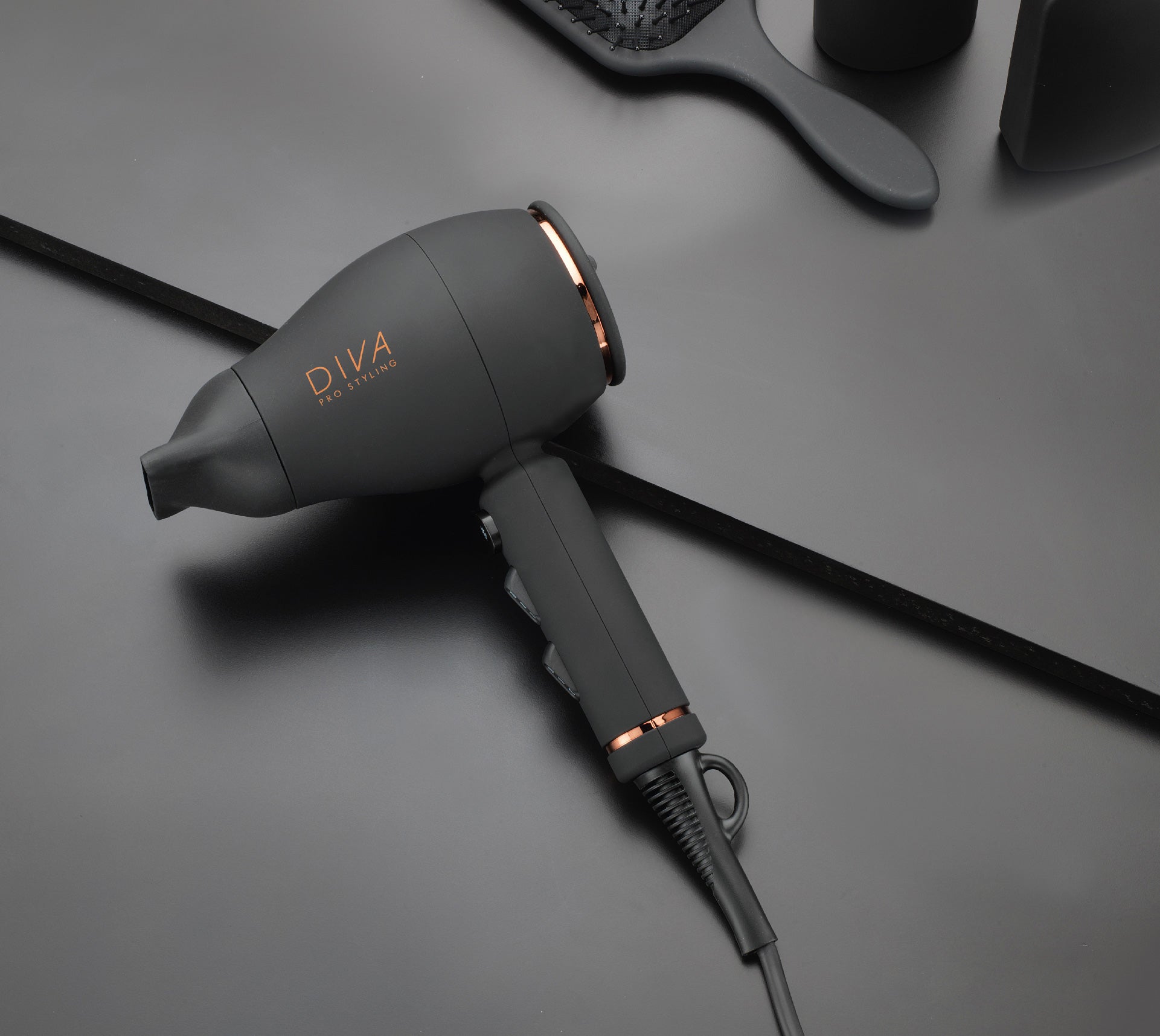 diva-pro-styling-intenso-4000-pro-kompakt-haartrockner-2000-w image 6