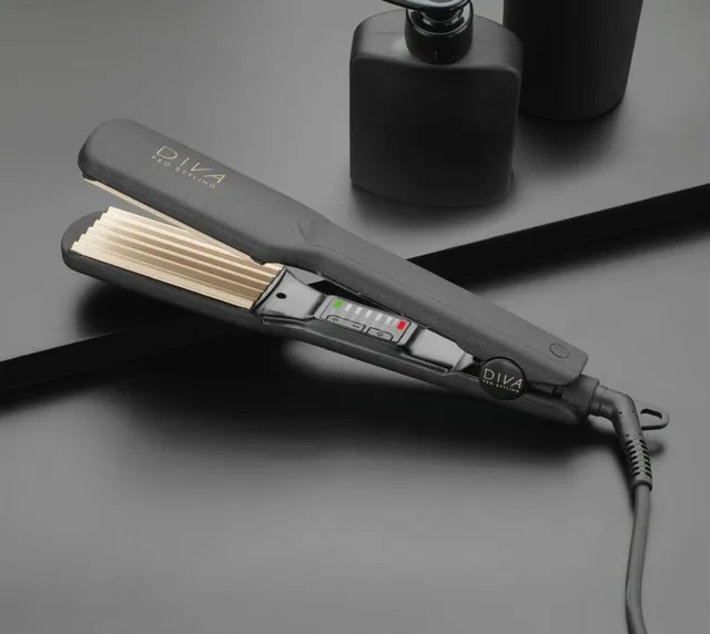 diva-pro-styling-digital-crimper-digitales-kreppeisen-f-r-volumen-im-90s-look image 1